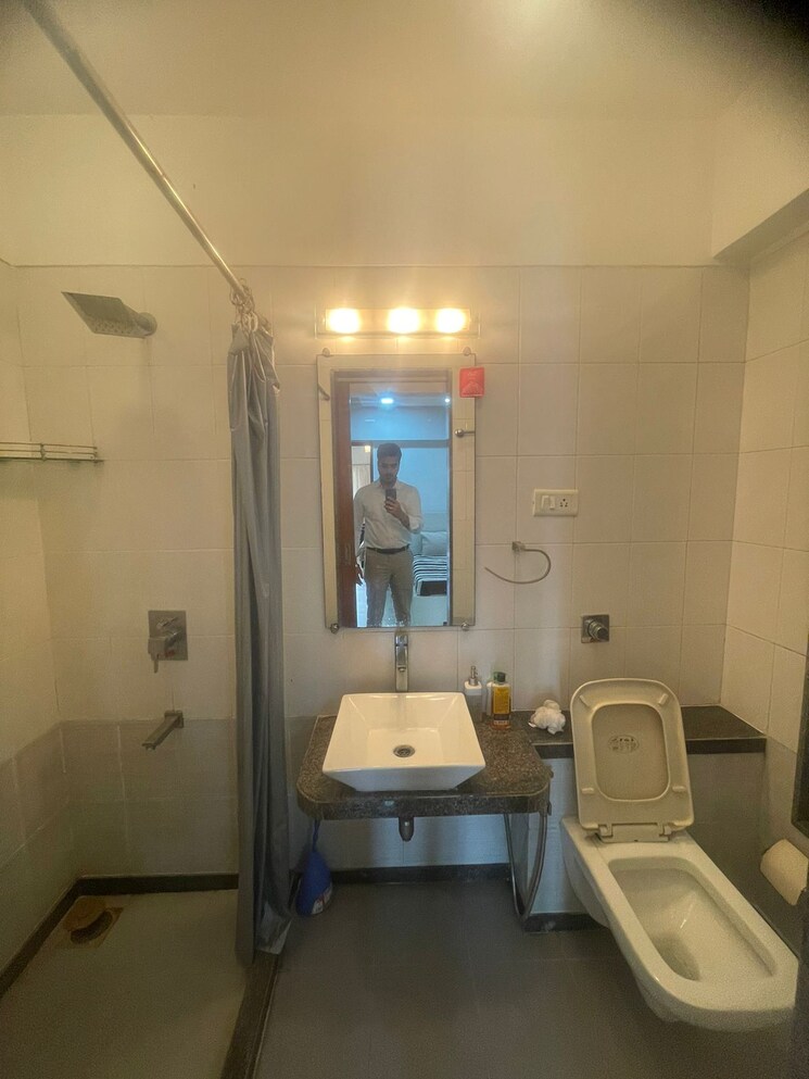 Bathroom, ushus-chs 2 Bedroom 770 Sq.Ft. Apartment In Santacruz West Mumbai 7823293