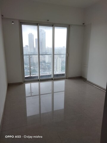 Room in 2 BHK Apartment at JP Decks, Goregaon East – for Rent