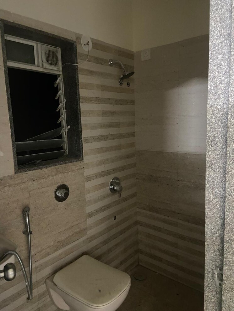 Bathroom, goregaon west 2 Bedroom 550 Sq.Ft. Apartment In Goregaon West Mumbai 7823405