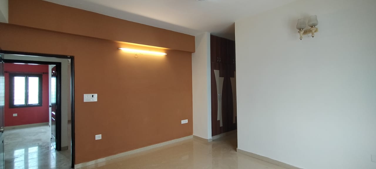 3 BHK + Pooja Room Apartment For Sale in Gayathri Towers
