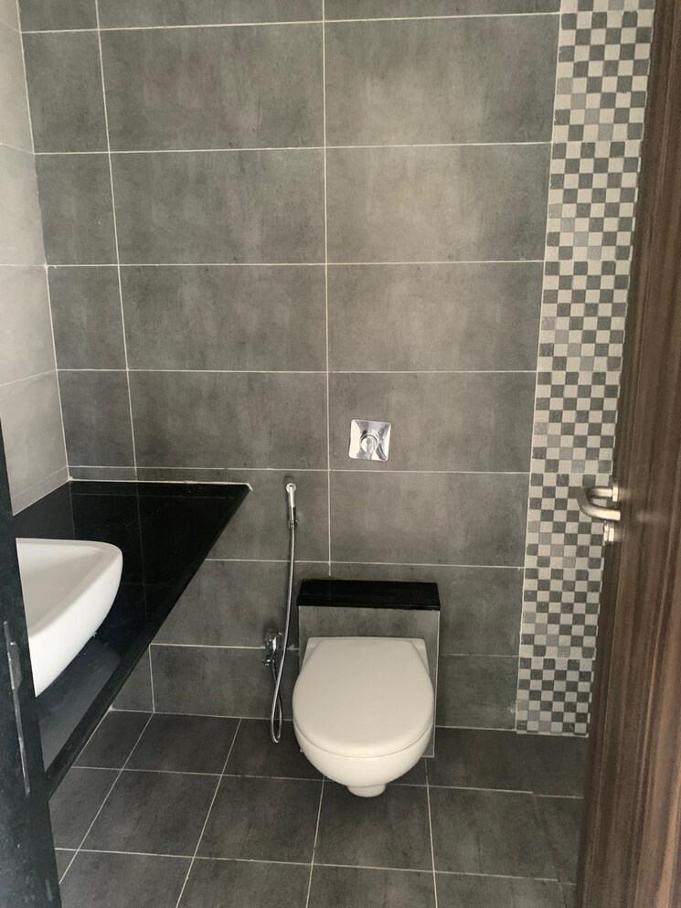 Bathroom, paranjape-broadway 2 Bedroom 850 Sq.Ft. Apartment In Wakad Pune 7821987