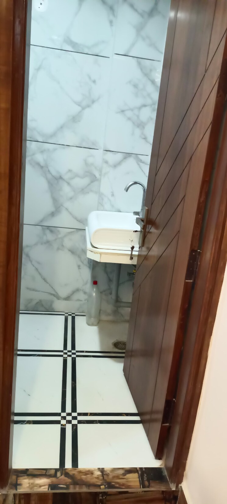 Bathroom, mahavir enclave 2 Bedroom 65 Sq.Yd. Apartment In Mahavir Enclave Delhi 7823536