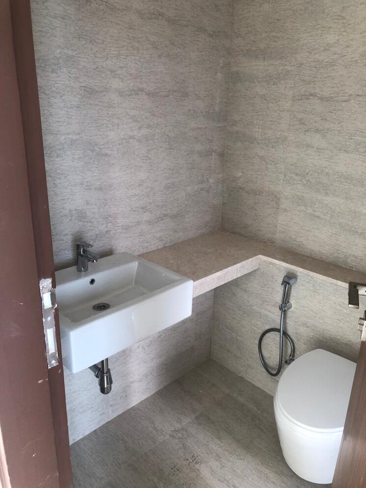 Bathroom, sheth-auris-serenity-tower-2 4 Bedroom 1648 Sq.Ft. Apartment In Malad West Mumbai 5097417