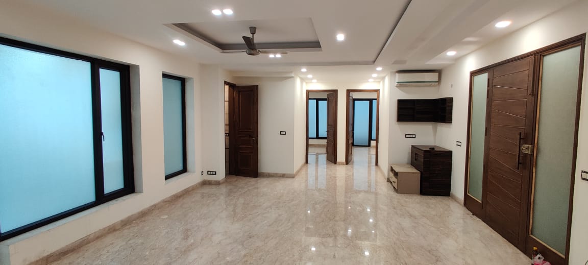 4 BHK + Pooja Room,Servant Room Builder Floor For Sale in South Extension II