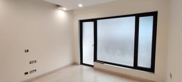 Room in 4 BHK Builder Floor at South Extension ii – for Sale