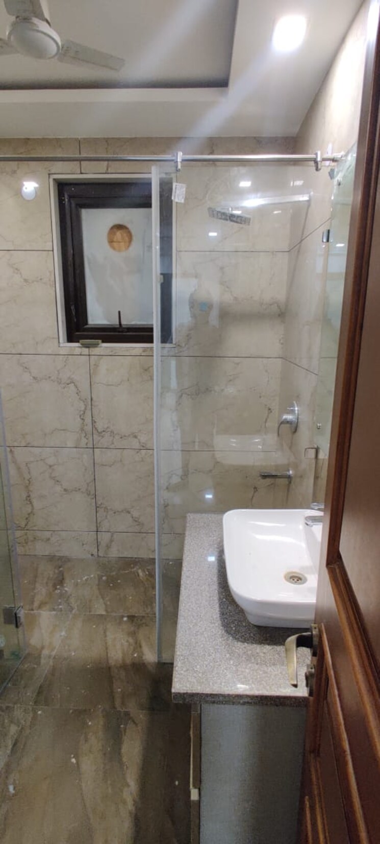 Bathroom, south extension ii 4 Bedroom 4700 Sq.Ft. Builder Floor In South Extension ii Delhi 7823614