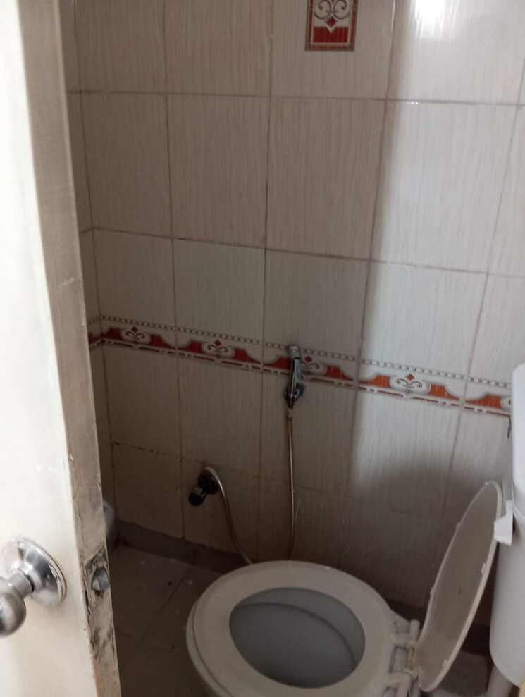 Bathroom, guru-vihar-complex-chs 1 Bedroom 600 Sq.Ft. Apartment In Kalamboli Navi Mumbai 7823598