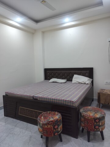 1 BHK Builder Floor For Rent in Chattarpur