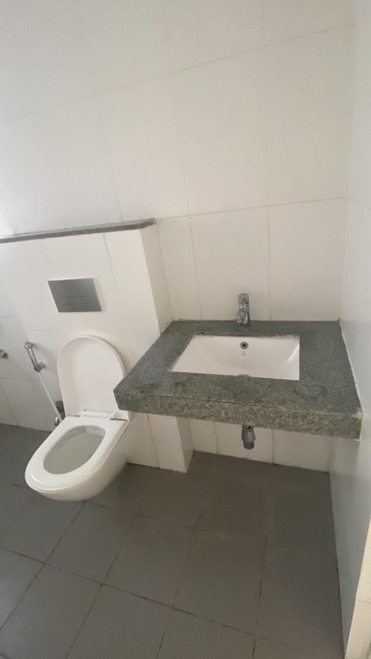 Bathroom, godrej-24 3 Bedroom 1150 Sq.Ft. Apartment In Hinjewadi Pune 7823428