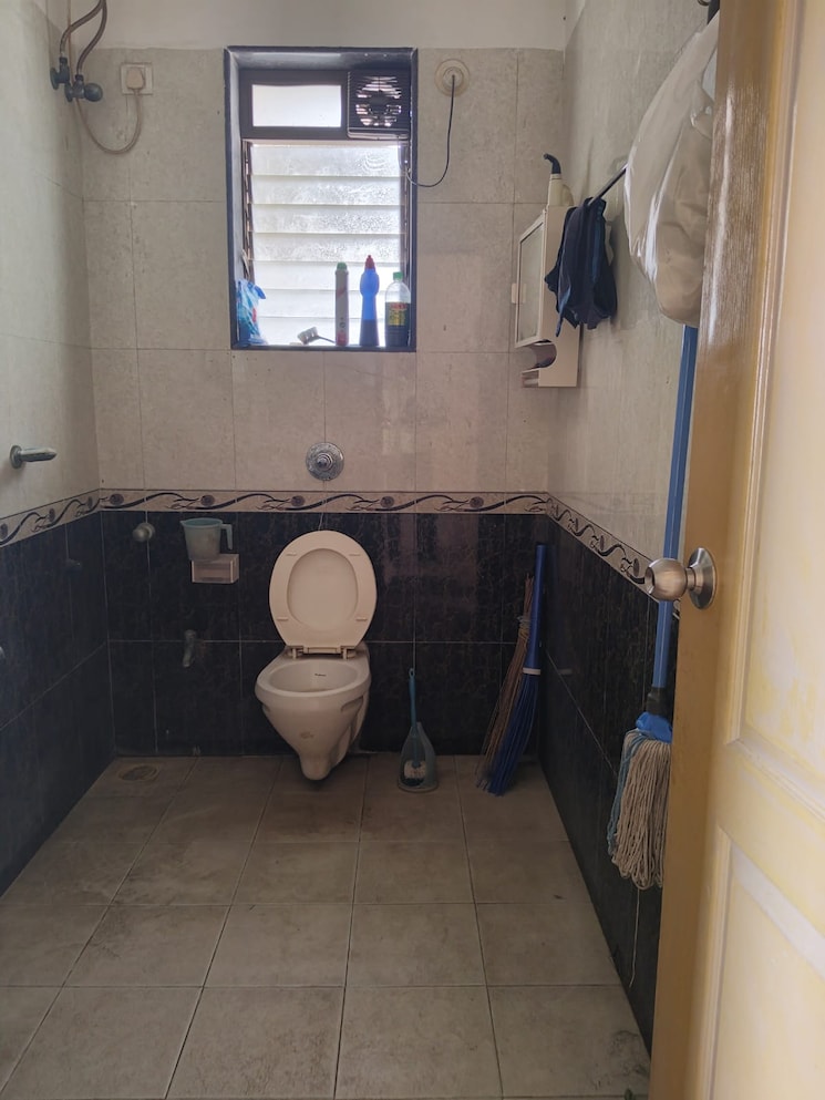 Bathroom, bhagtani-heights 4 Bedroom 1960 Sq.Ft. Apartment In Versova Mumbai 7823886