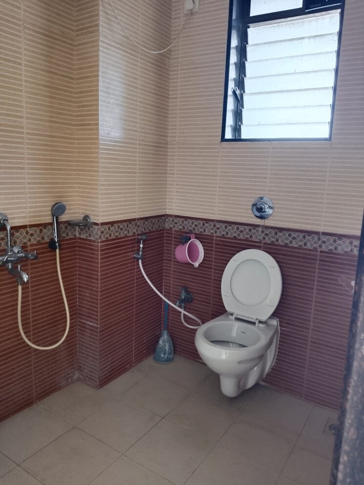 Bathroom, bhagtani-heights 4 Bedroom 1960 Sq.Ft. Apartment In Versova Mumbai 7823886