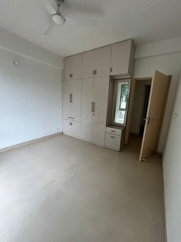 Room in 3 BHK Apartment at Vatika City Homes, Sector 83 – for Sale