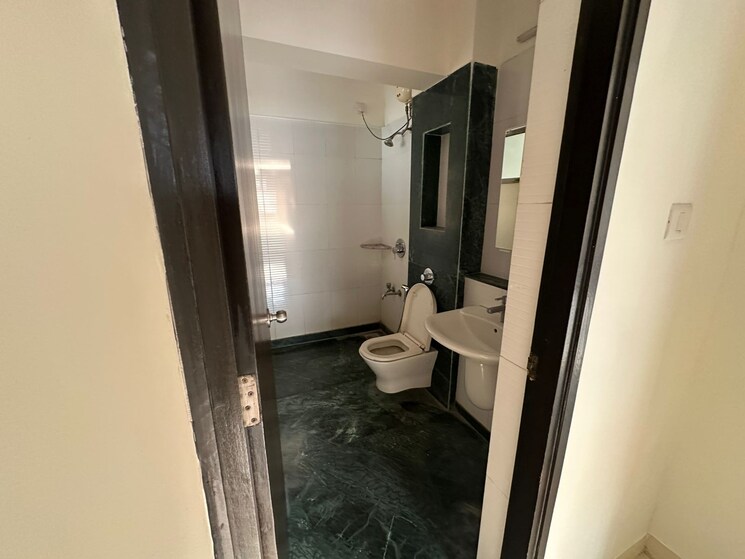 Bathroom, lodha-splendora 3 Bedroom 952 Sq.Ft. Apartment In Ghodbunder Road Thane 7823905
