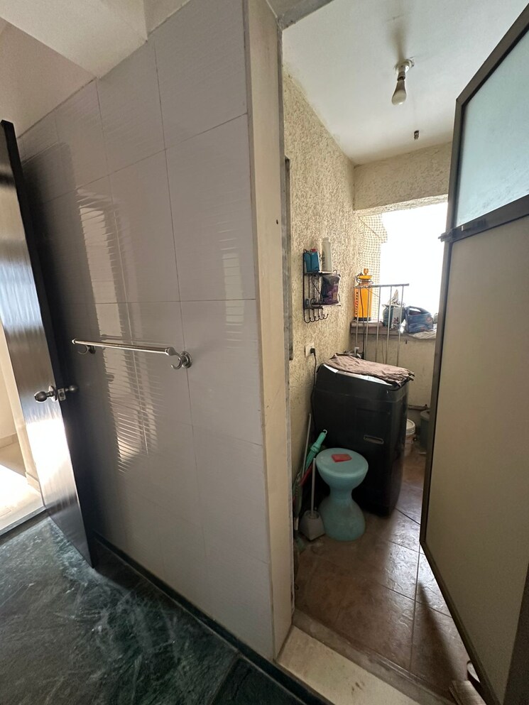 Bathroom, lodha-splendora 3 Bedroom 952 Sq.Ft. Apartment In Ghodbunder Road Thane 7823905