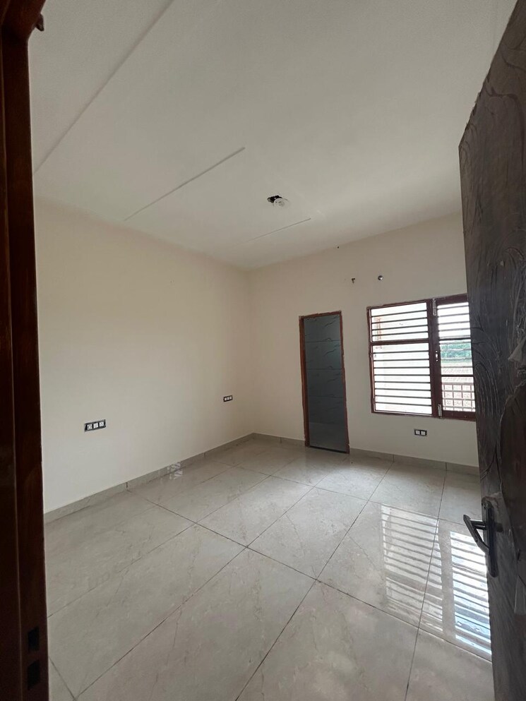 Room, sector 124 3 Bedroom 125 Sq.Yd. Independent House In Sector 124 Mohali 7823973