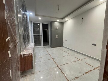 Room in 2 BHK Builder Floor at Ultima 107, Sector 104 – for Sale