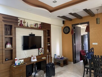 Living Room in 2.5 BHK Apartment at Hiranandani Meadows, Manpada – for Sale