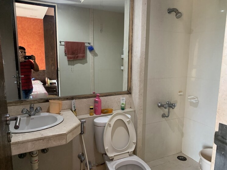 Bathroom, hiranandani-meadows 2.5 Bedroom 980 Sq.Ft. Apartment In Manpada Thane 7824064