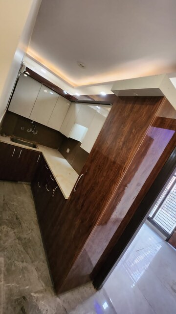 Furnished Amenities in 2 BHK Builder Floor at Uttam Nagar – for Rent