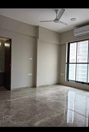 Room in 1 BHK Apartment at Metro Satyam Queens Necklace, Kharghar – for Sale