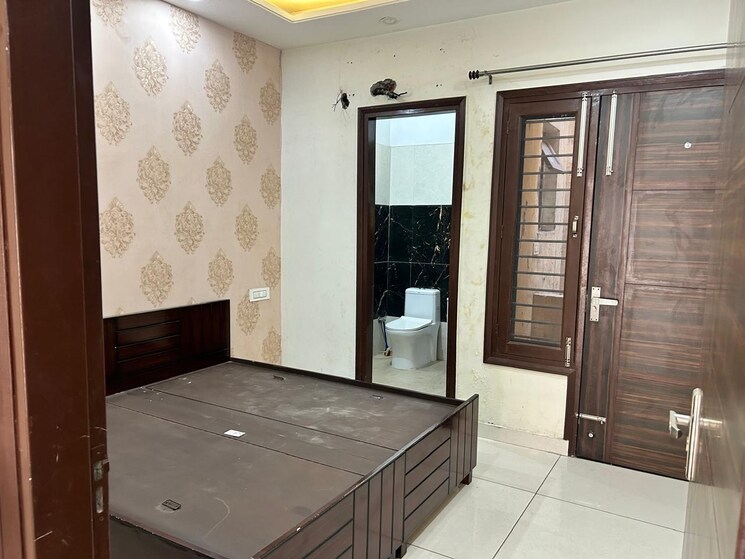 Room, dhakoli village 3 Bedroom 900 Sq.Ft. Builder Floor In Dhakoli Village Zirakpur 7824841