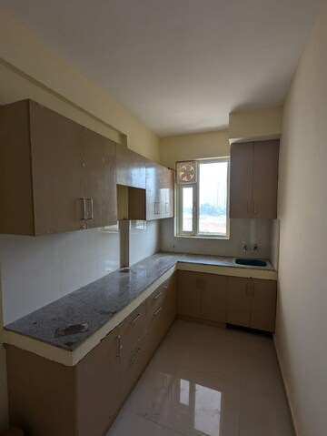 2 BHK Apartment For Rent in Pyramid Elite, Sector 86