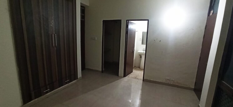 Room, vip road 3 Bedroom 1400 Sq.Ft. Apartment In Vip Road Zirakpur 7824804