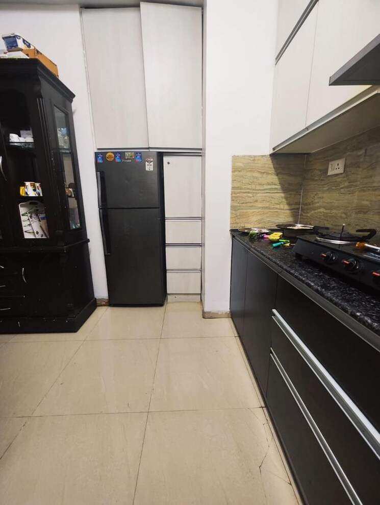 Kitchen, trishla-city 3 Bedroom 1800 Sq.Ft. Apartment In Patiala Road Zirakpur 7824994