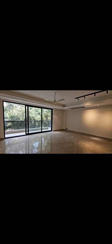 Bedroom in 5 BHK Builder Floor at New Rajinder Nagar – for Sale