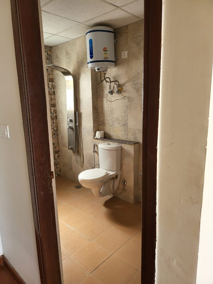 Bathroom, ambala highway 3 Bedroom 1400 Sq.Ft. Apartment In Ambala Highway Zirakpur 7825805