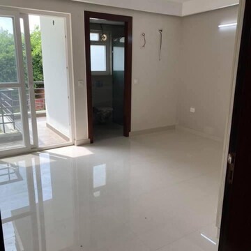 Room in 3 BHK Apartment at Smart World Gems, Sector 89 – for Sale