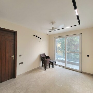 Room in 3 BHK Builder Floor at Unitech South City 1, South City 1 – for Sale