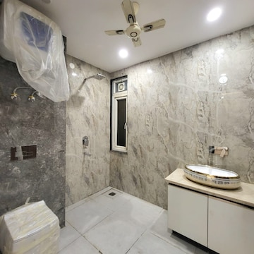 Bathroom in 3 BHK Builder Floor at Unitech South City 1, South City 1 – for Sale