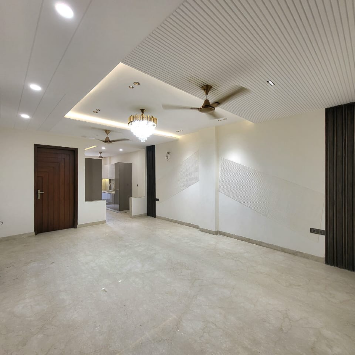 3 BHK + Pooja Room,Servant Room Builder Floor For Sale in Unitech South City 1