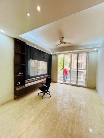 Room in 3.5 BHK Builder Floor at Ansal API Esencia, Sector 67 – for Sale