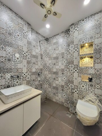 Bathroom in 3 BHK Builder Floor at Unitech Palms, South City 1 – for Sale