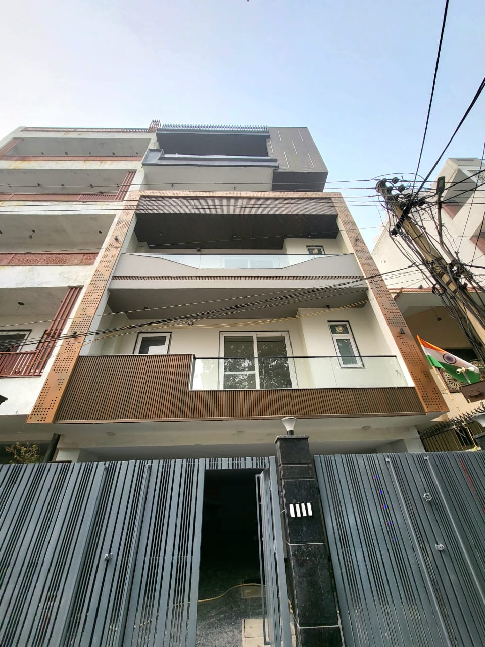 3 BHK + Servant Room 1650 Sq.Ft. Builder Floor in Unitech Palms