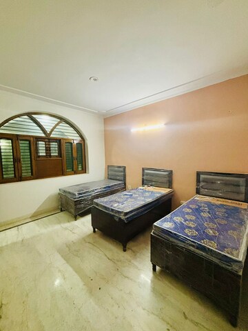 Room in  Pg at Sector 27 – for Rent
