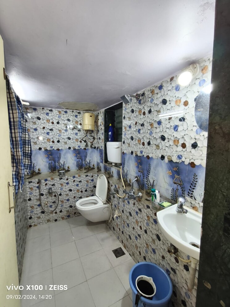 Bathroom, ram-niwas-dadar-east 2 Bedroom 650 Sq.Ft. Apartment In Dadar East Mumbai 7826981