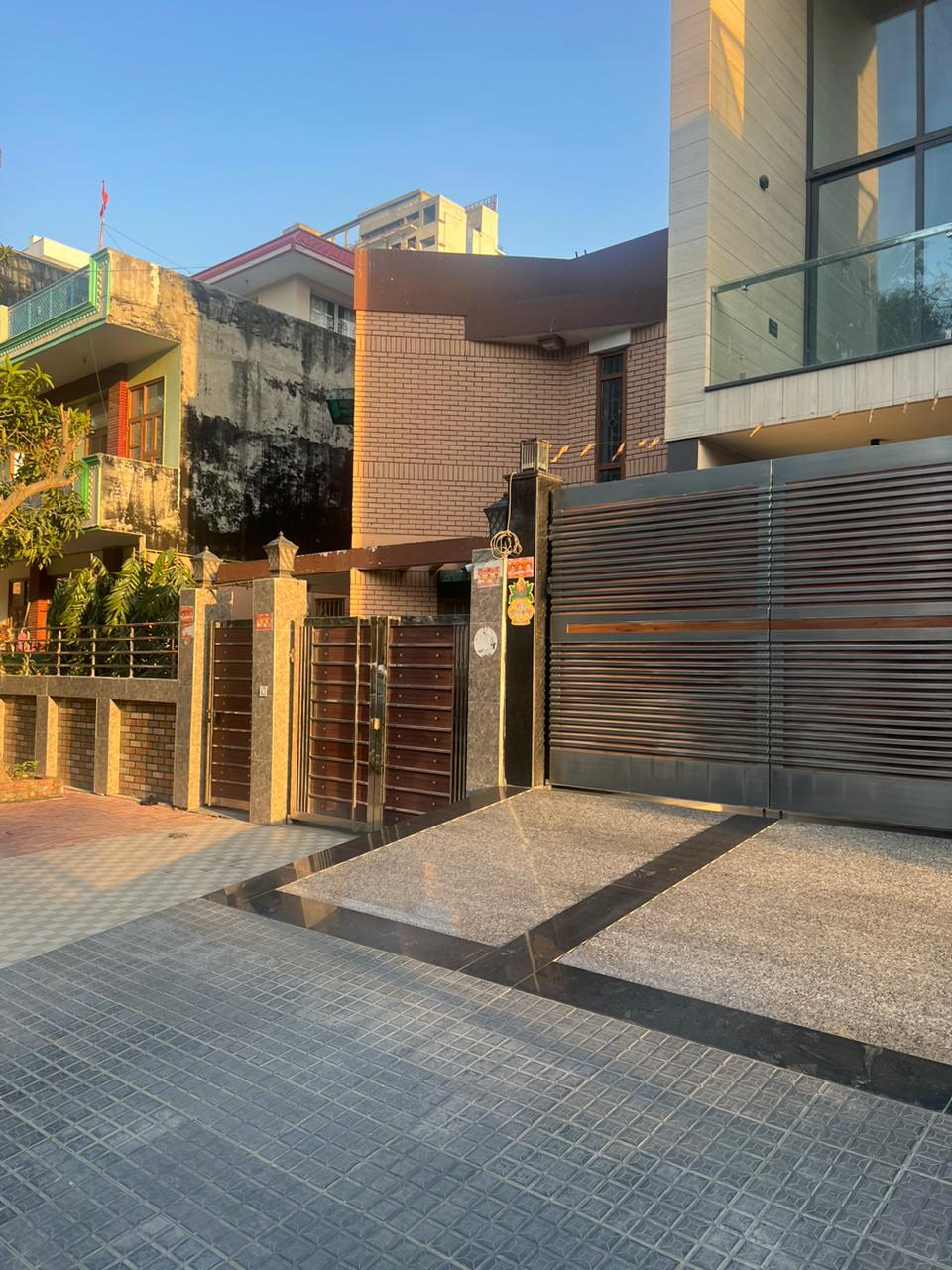 Plot For Sale in Oasis Venetia Heights