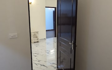 Plot For Sale in Hauz Khas