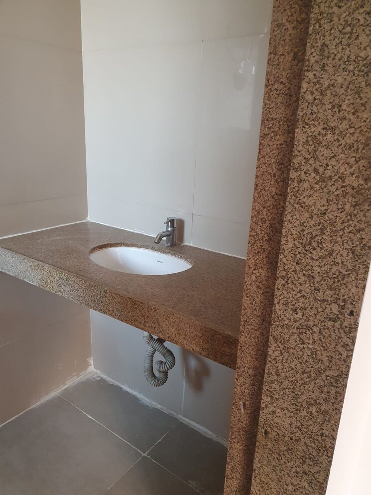 Bathroom, everest-country-side 2 Bedroom 526 Sq.Ft. Apartment In Kasarvadavali Thane 7827231