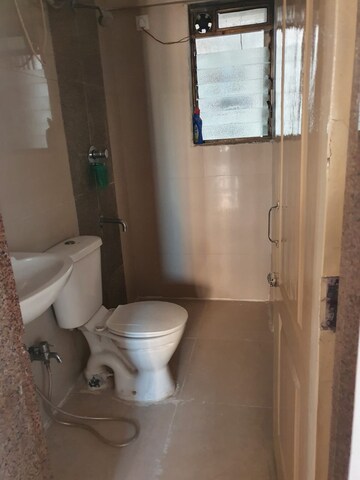 Bathroom in 2 BHK Apartment at Everest Country Side, Kasarvadavali – for Sale