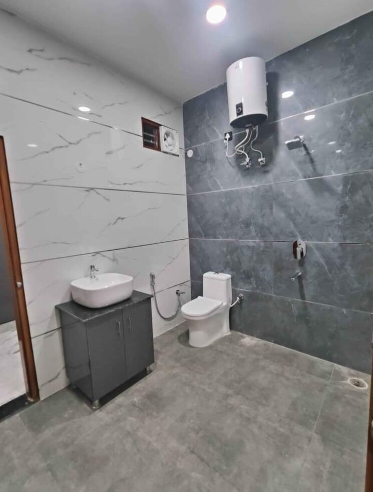 Attached Bathroom, sahastradhara road 3.5 Bedroom 2800 Sq.Ft. Independent House In Sahastradhara Road Dehradun 7827329
