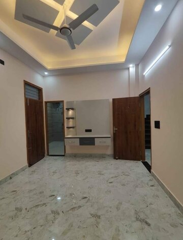 Room in 3.5 BHK Independent House at Sahastradhara Road – for Sale