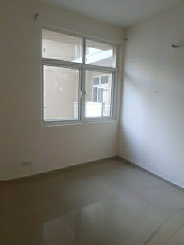 Room in 3 BHK Apartment at Mahagun Mywoods, Sector 16c Greater Noida – for Sale