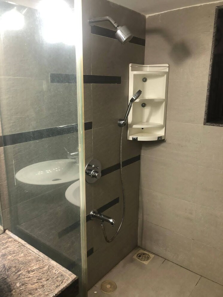 Bathroom, pr-hira 2 Bedroom 1250 Sq.Ft. Apartment In Khar West Mumbai 7827415