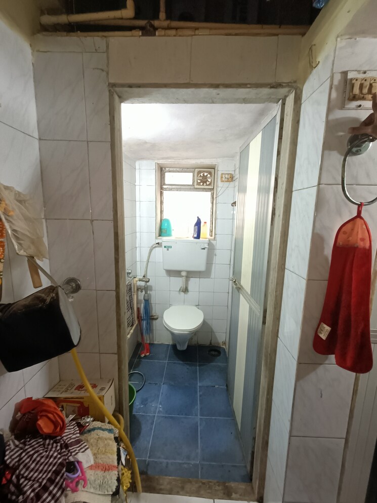 Bathroom, mahakali-model-town 1 Bedroom 585 Sq.Ft. Apartment In Jogeshwari East Mumbai 7827424