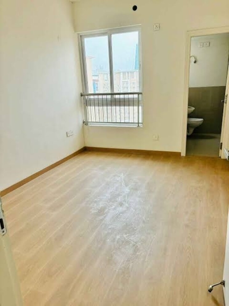 Room, dlf-regal-gardens 4 Bedroom 2215 Sq.Ft. Apartment In Sector 90 Gurgaon 7827458