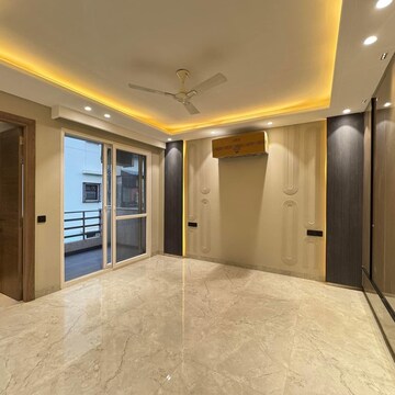 Room in 4 BHK Builder Floor at Ansal API Esencia, Sector 67 – for Sale